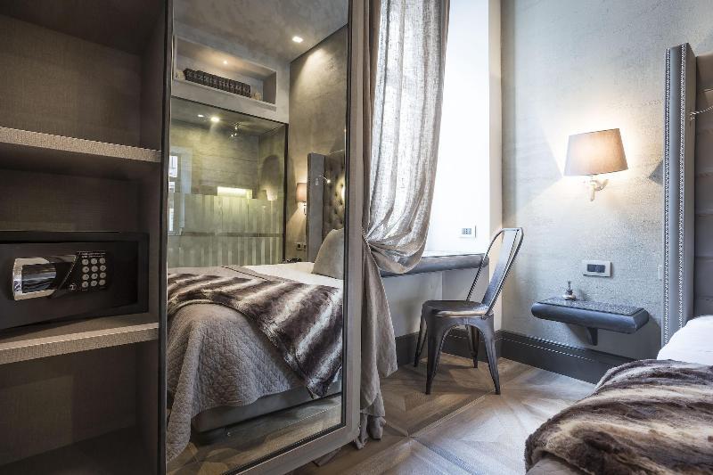 Forvm Boutique Hotel Trieste Bagian luar foto