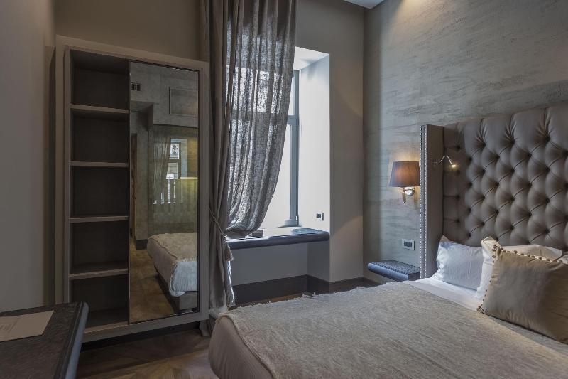 Forvm Boutique Hotel Trieste Bagian luar foto