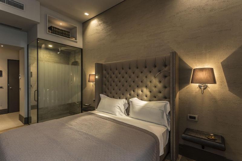 Forvm Boutique Hotel Trieste Bagian luar foto