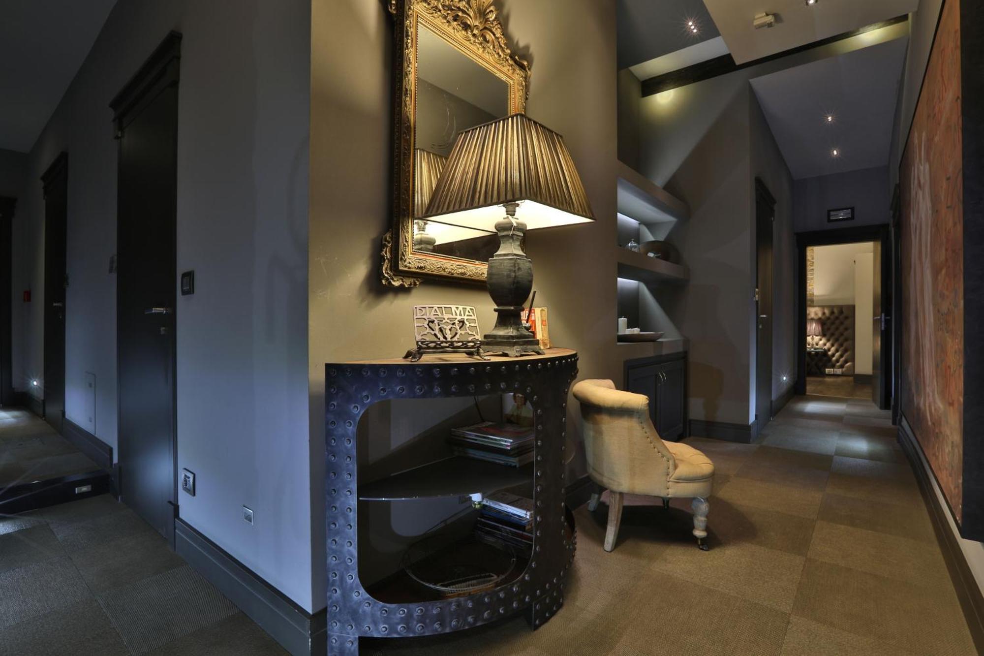 Forvm Boutique Hotel Trieste Bagian luar foto