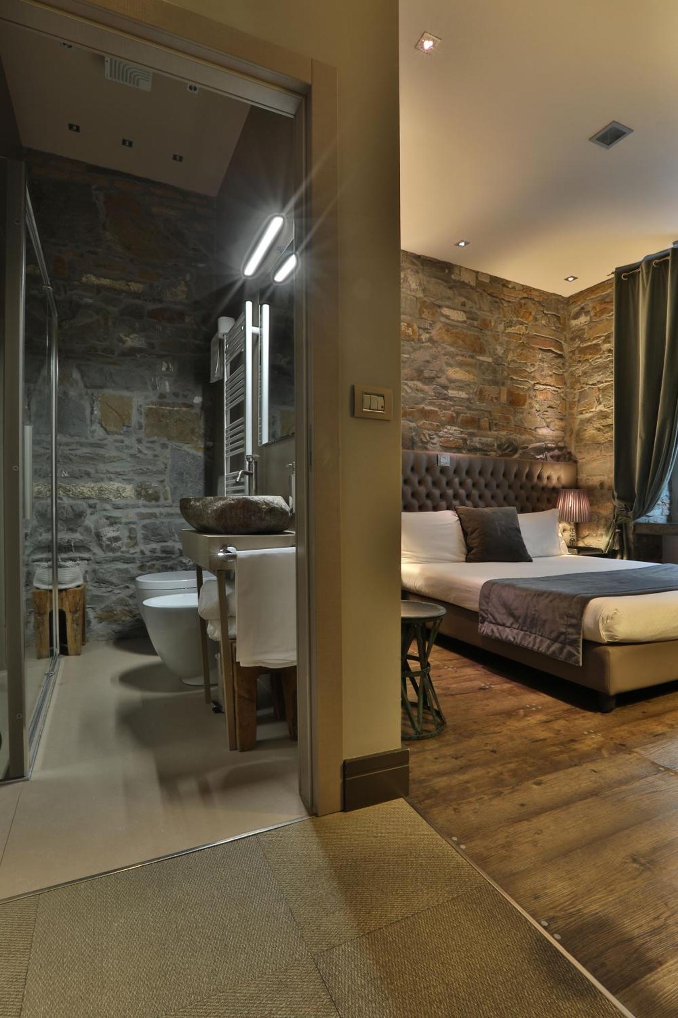 Forvm Boutique Hotel Trieste Bagian luar foto