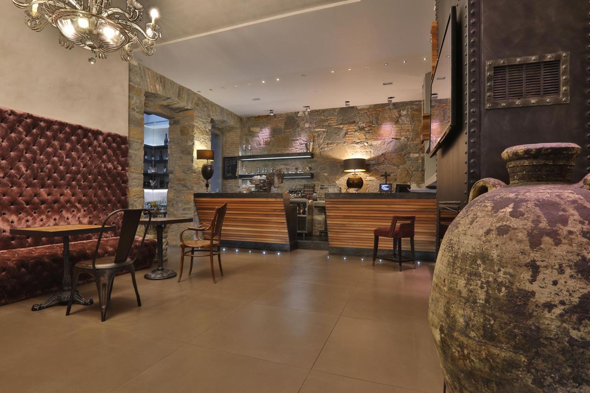 Forvm Boutique Hotel Trieste Bagian luar foto