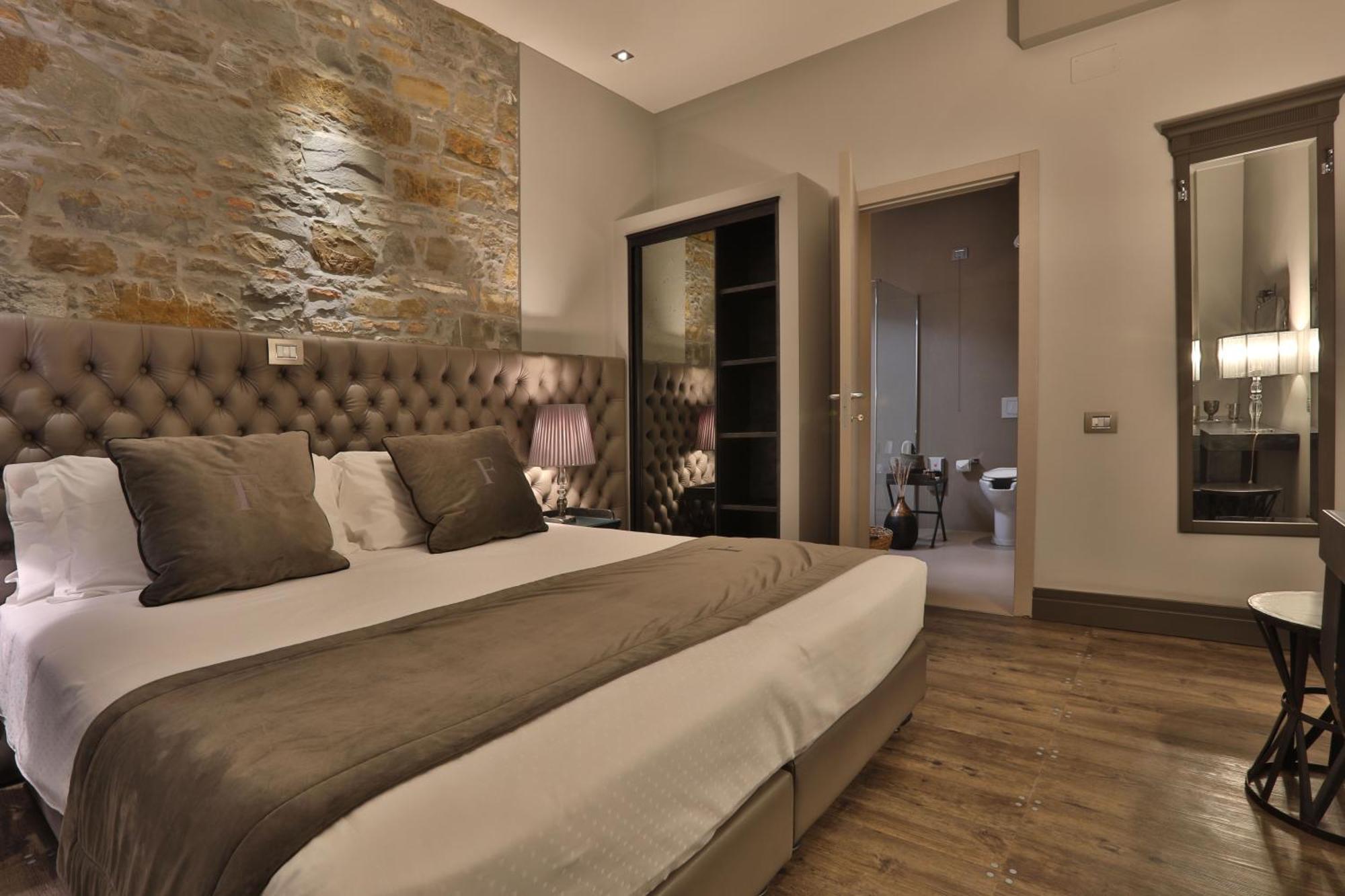 Forvm Boutique Hotel Trieste Bagian luar foto