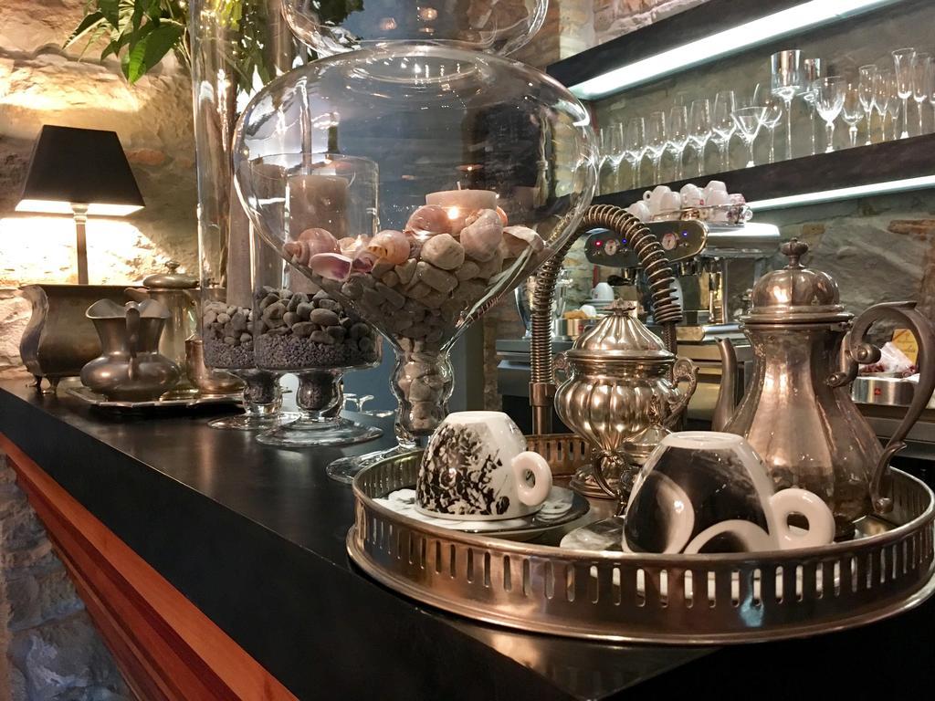Forvm Boutique Hotel Trieste Bagian luar foto