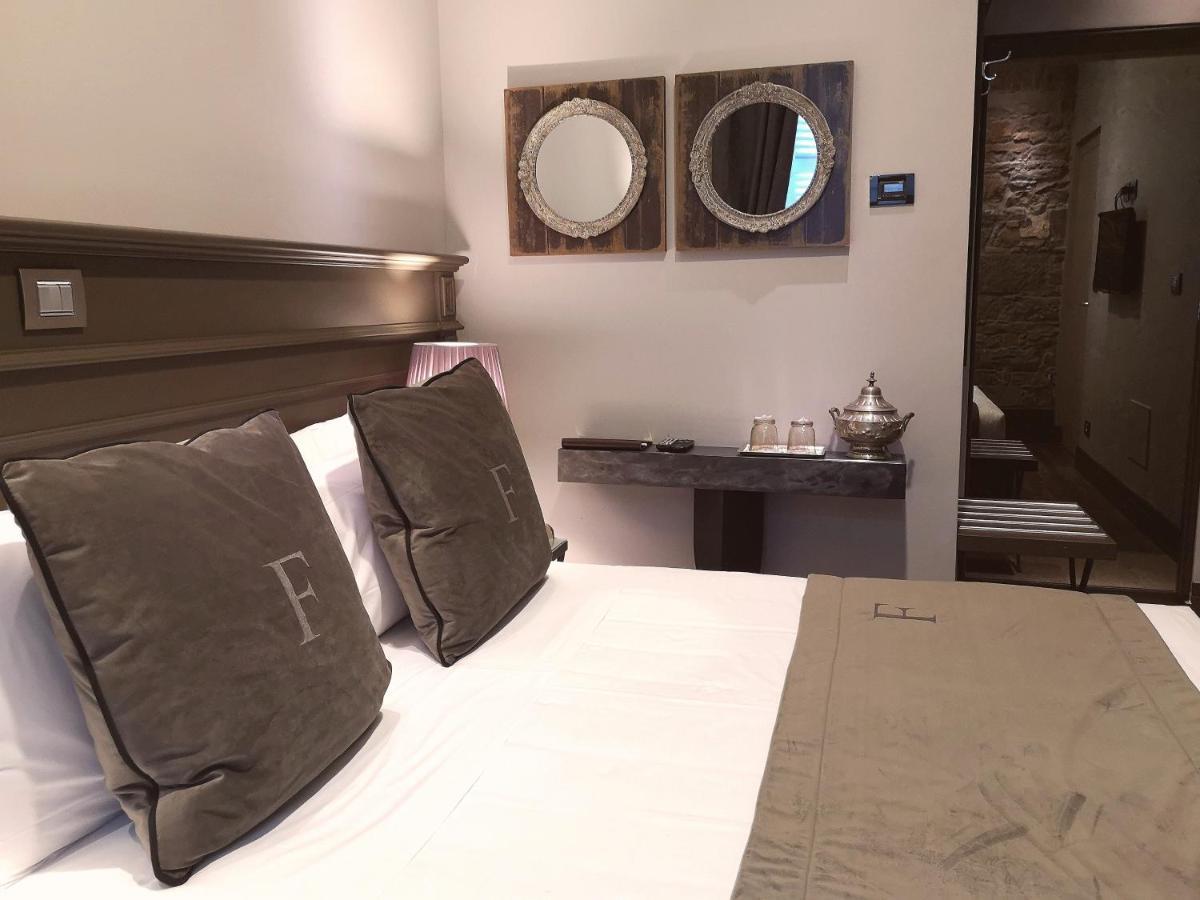 Forvm Boutique Hotel Trieste Bagian luar foto