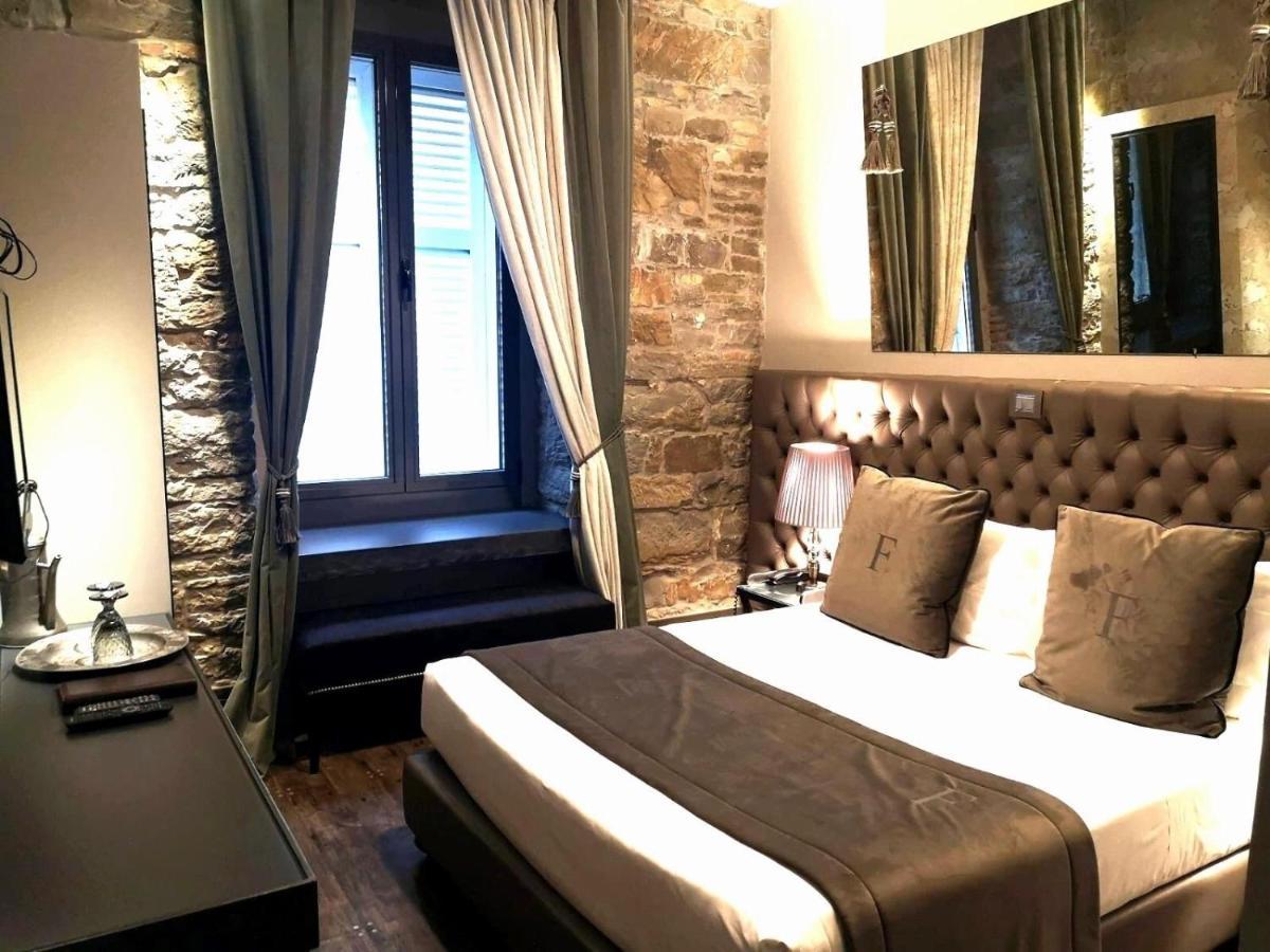 Forvm Boutique Hotel Trieste Bagian luar foto